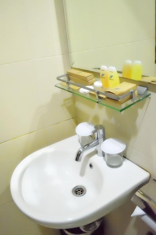 Royal Mamberamo Hotel Sorong Pokoj fotografie