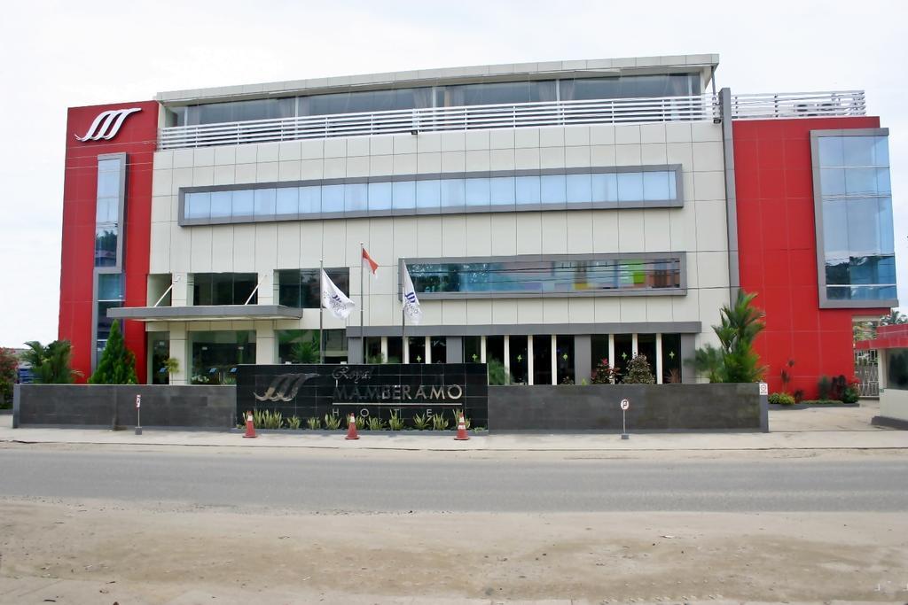 Royal Mamberamo Hotel Sorong Exteriér fotografie