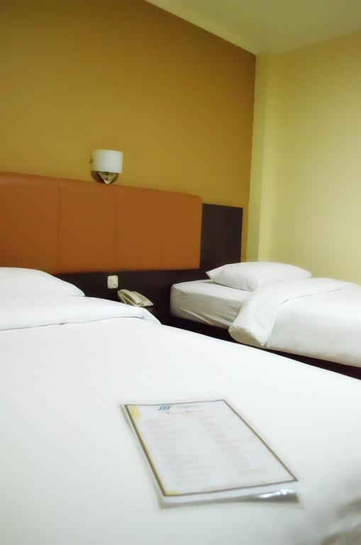 Royal Mamberamo Hotel Sorong Pokoj fotografie