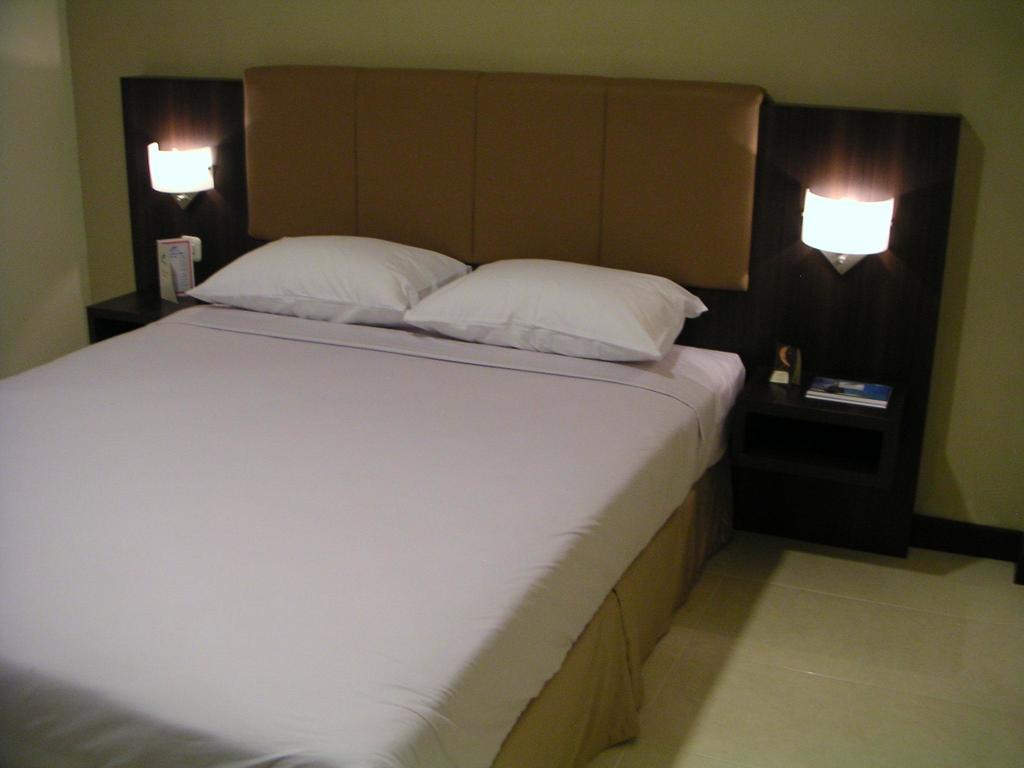 Royal Mamberamo Hotel Sorong Pokoj fotografie