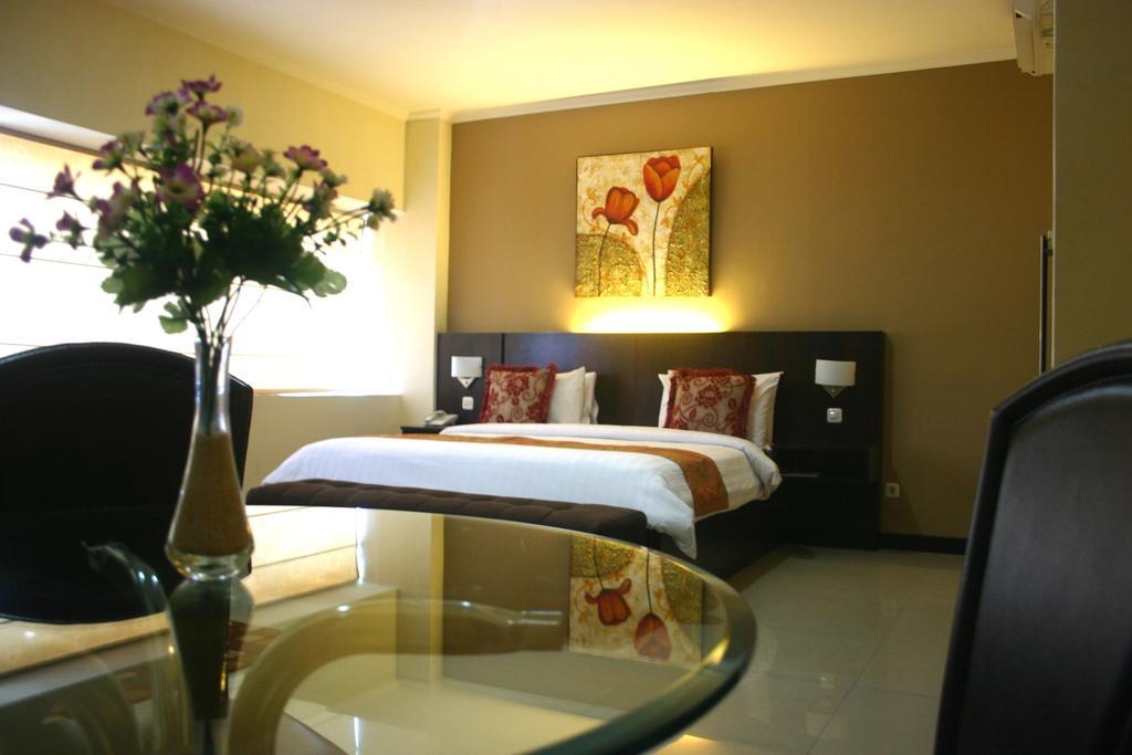 Royal Mamberamo Hotel Sorong Pokoj fotografie