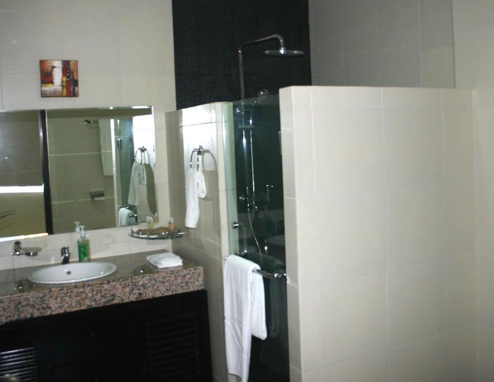 Royal Mamberamo Hotel Sorong Pokoj fotografie