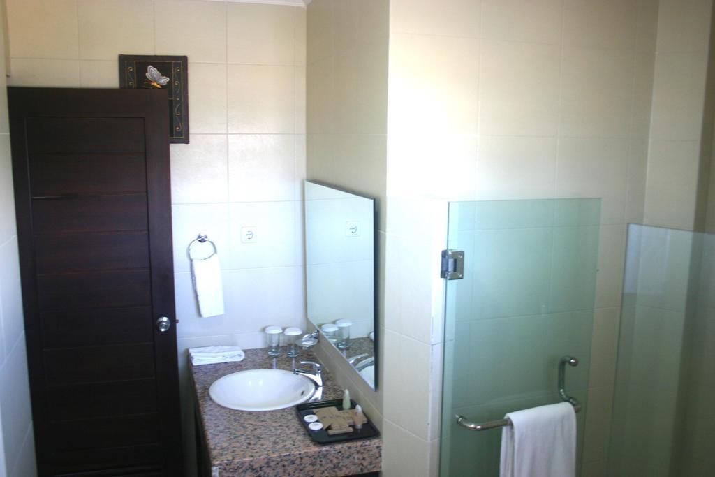 Royal Mamberamo Hotel Sorong Pokoj fotografie